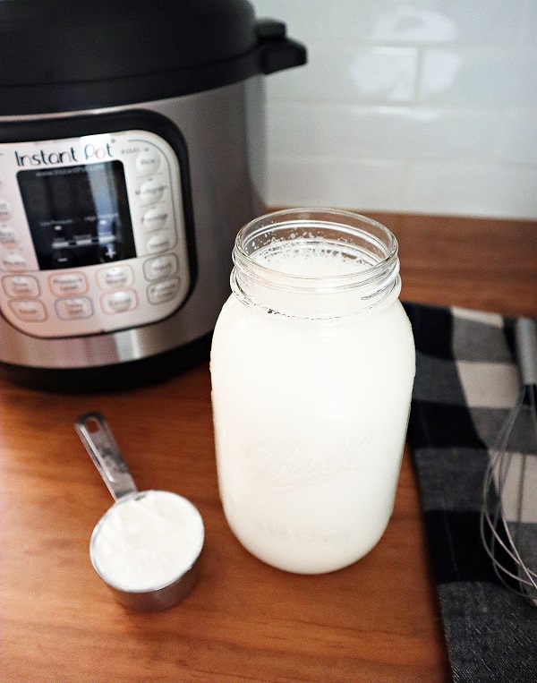 Photo of the two ingredients needed for instant pot greek yogurt: yogurt and milk